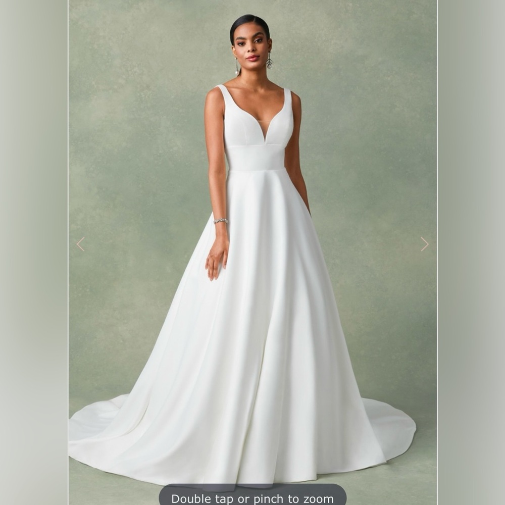 Elegant White V-Neck A-Line Dress